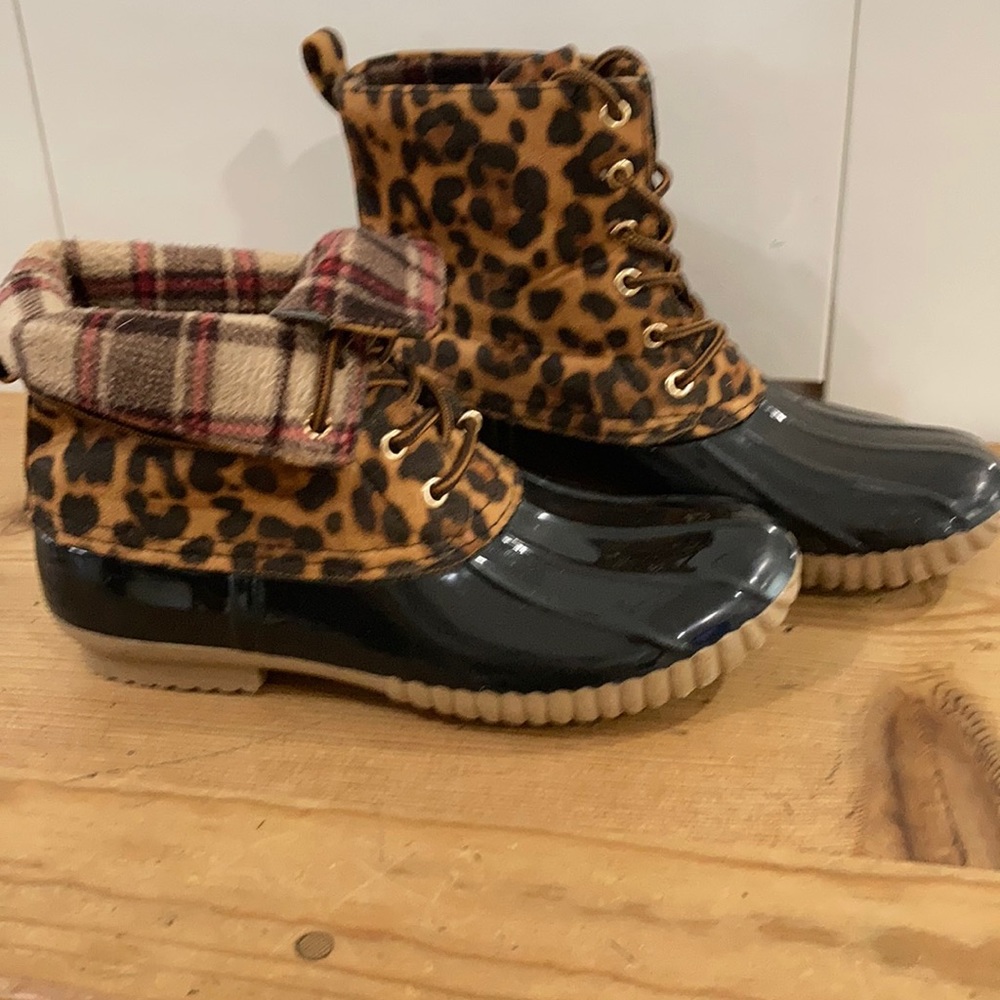 Duck Boots Cheetah Print Like New - image 2